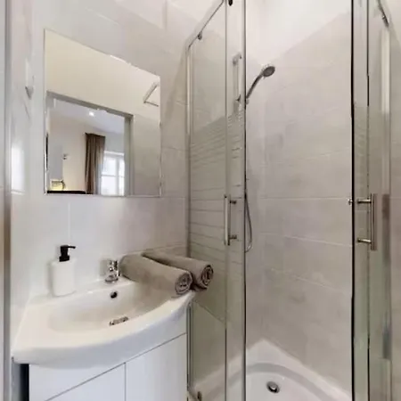 Jacob Apartman *